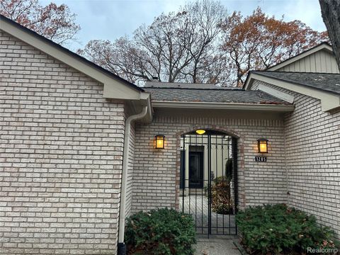 Tiny photo for 1285 GREENGLEN Court, Bloomfield Charter Township, MI 48304 (MLS # 20251053706)