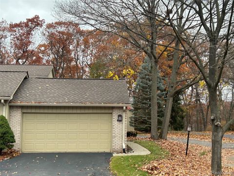 Tiny photo for 1285 GREENGLEN Court, Bloomfield Charter Township, MI 48304 (MLS # 20251053706)