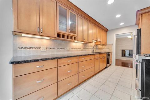 Tiny photo for 1285 GREENGLEN Court, Bloomfield Charter Township, MI 48304 (MLS # 20251053706)