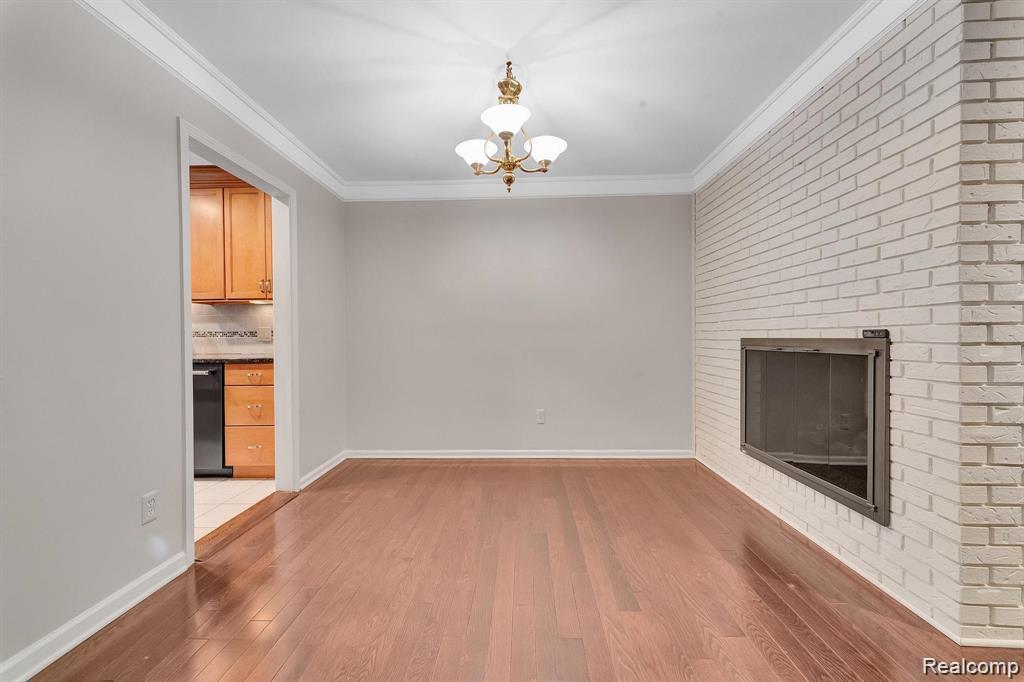 Bloomfield Hills, Michigan 48304, United States, 2 Bedrooms Bedrooms, ,3 BathroomsBathrooms,Residential,Active,243679