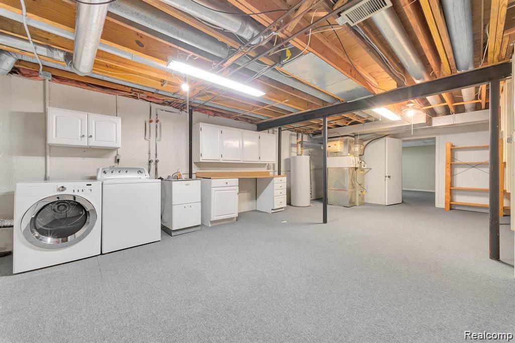 Bloomfield Hills, Michigan 48304, United States, 2 Bedrooms Bedrooms, ,3 BathroomsBathrooms,Residential,Active,243679