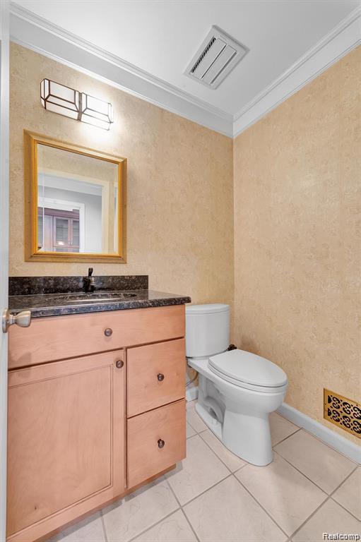 Bloomfield Hills, Michigan 48304, United States, 2 Bedrooms Bedrooms, ,3 BathroomsBathrooms,Residential,Active,243679