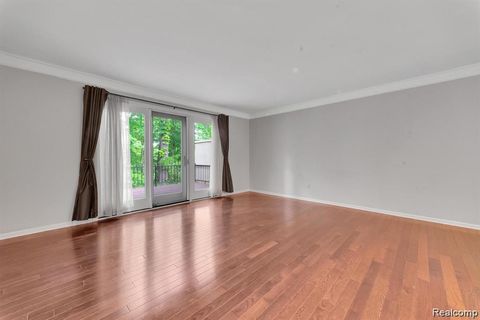 Tiny photo for 1285 GREENGLEN Court, Bloomfield Charter Township, MI 48304 (MLS # 20251053706)