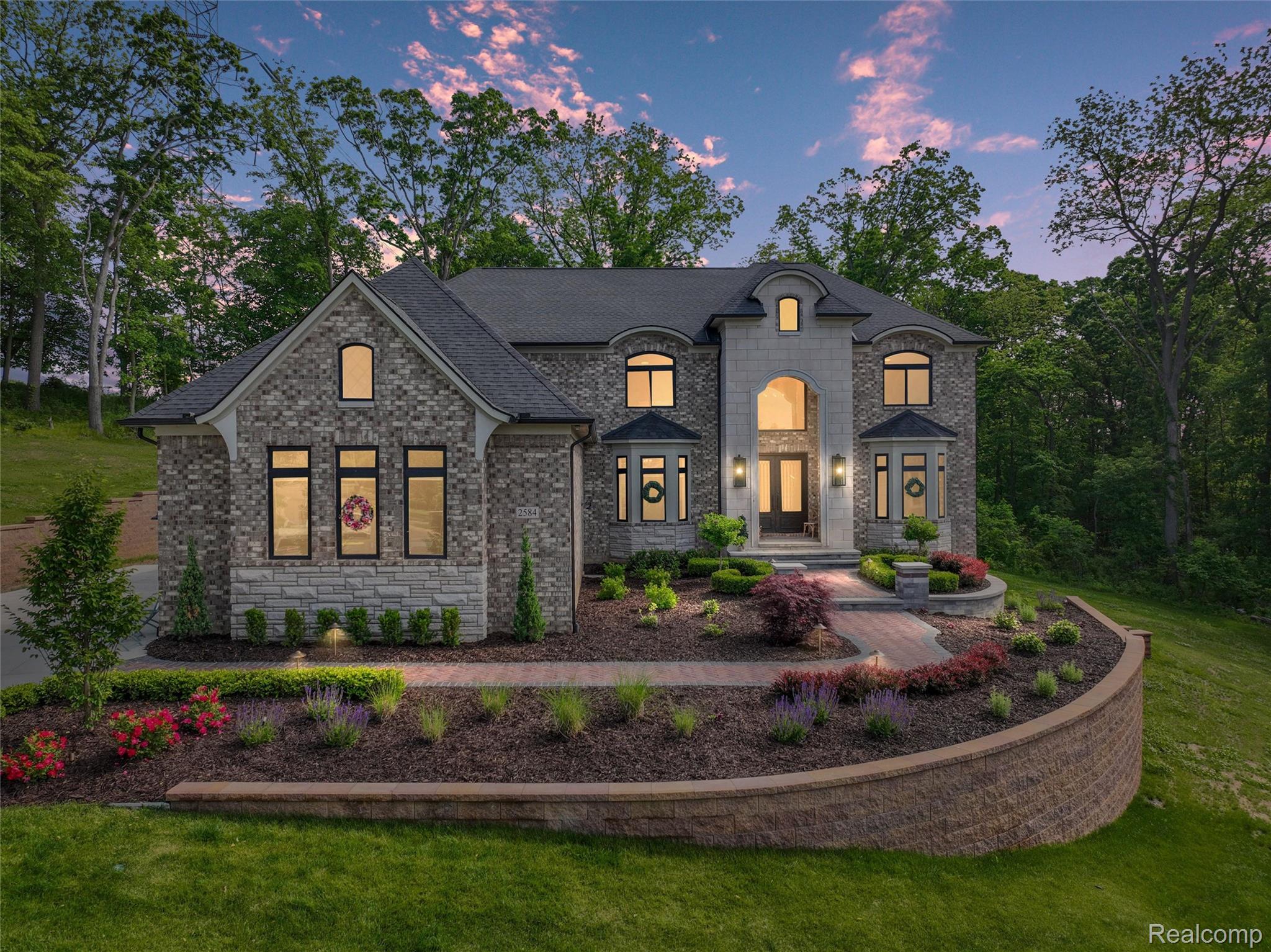 2584 Heights View Court