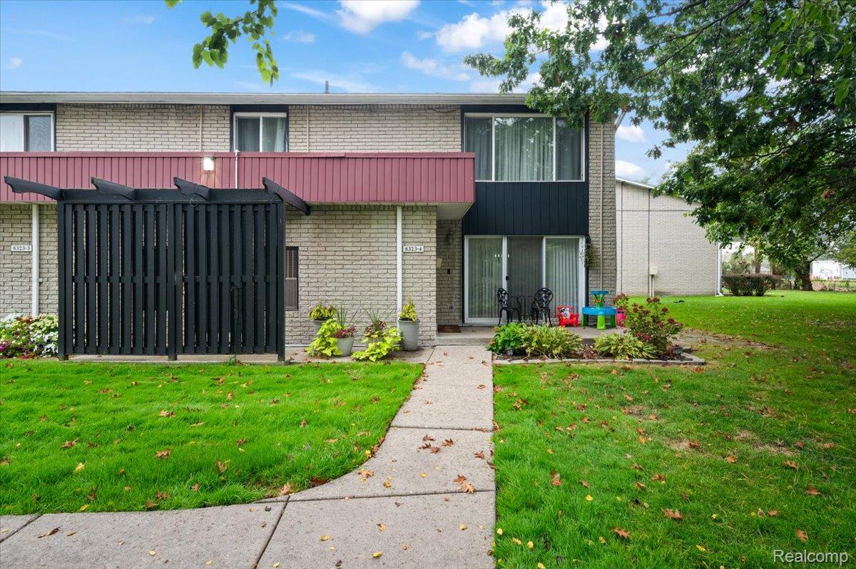 8323 Karam Boulevard 4