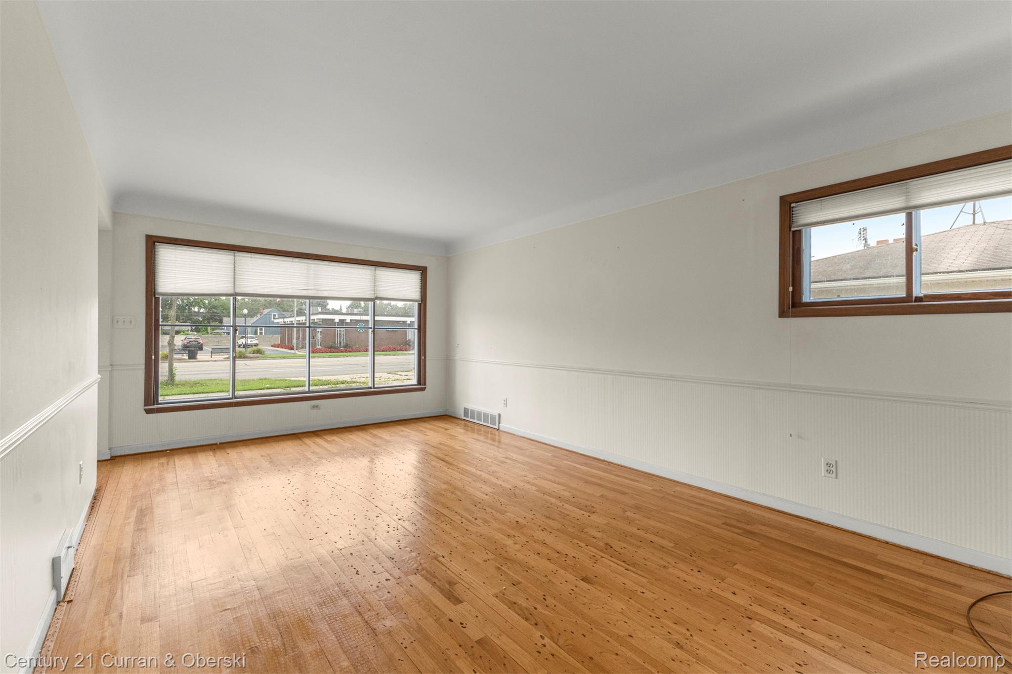 25542 W Warren Street