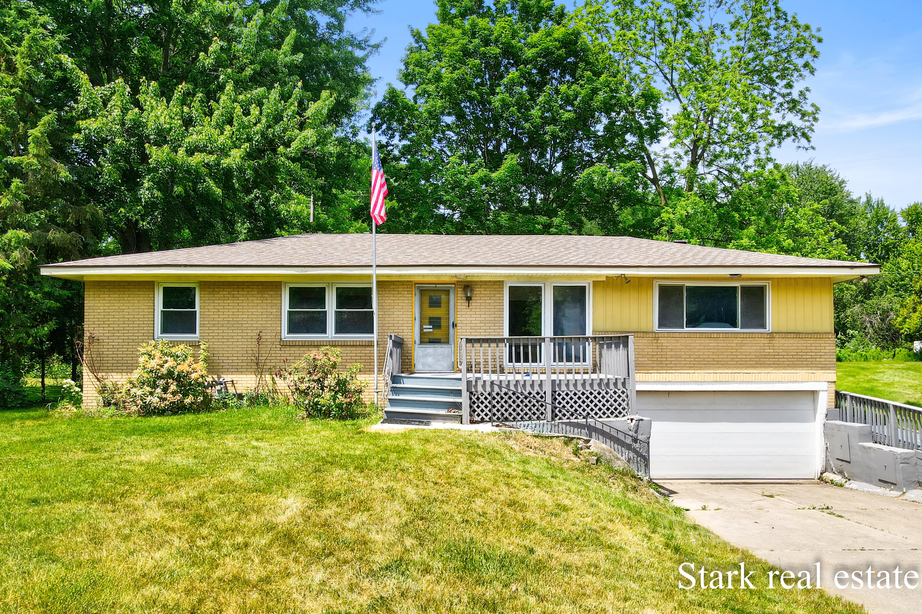 225 Sunset Hills Avenue NW