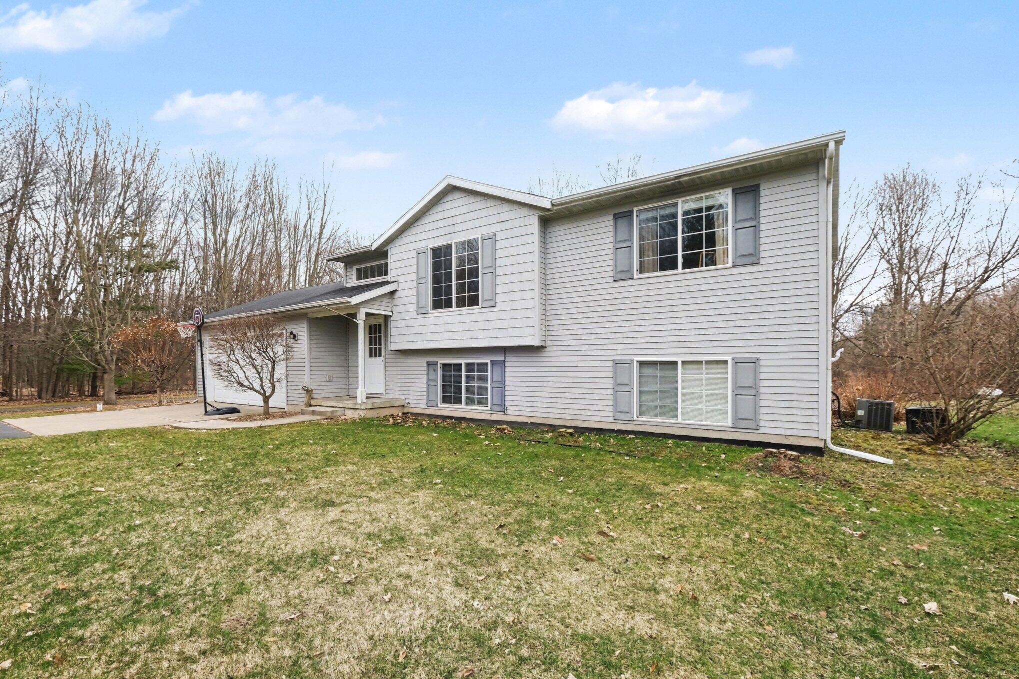 7460 15 Mile Road NE