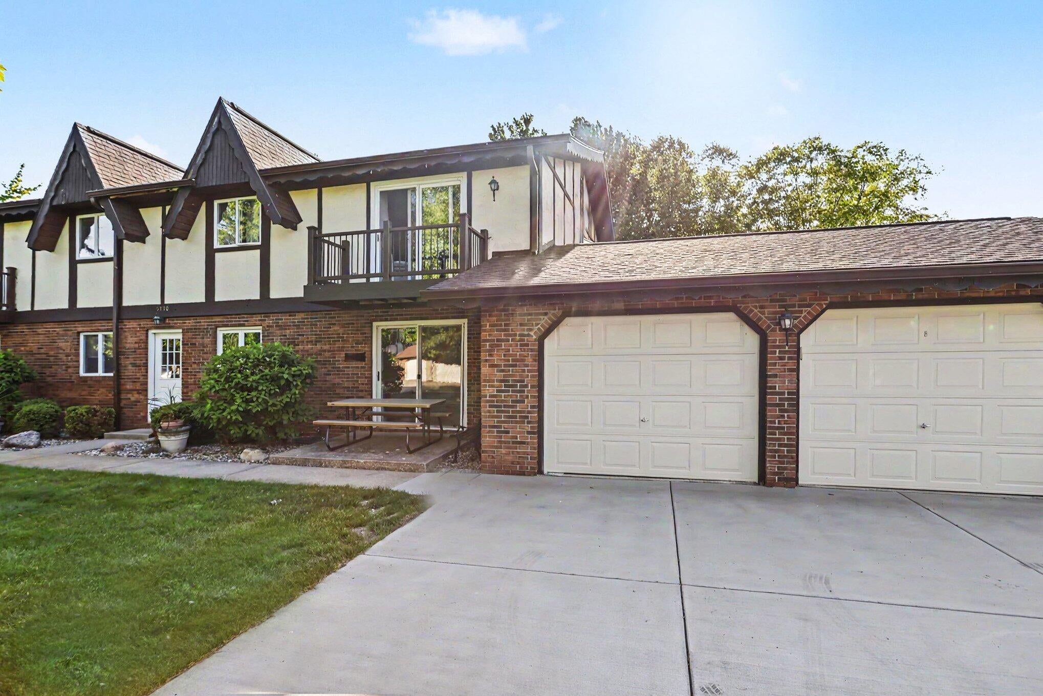 5410 Country Aire Drive 14
