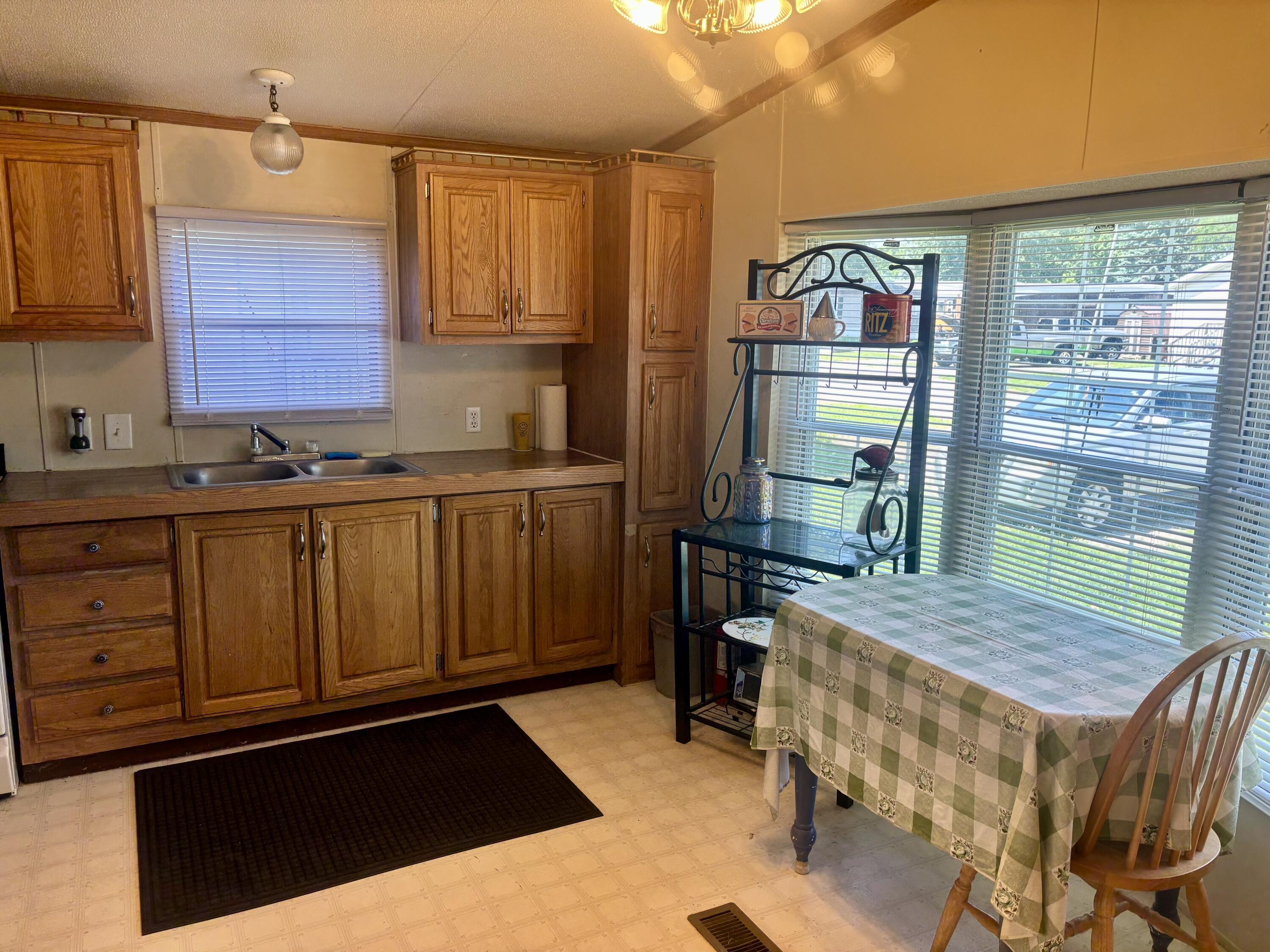 6913 Londal Circle