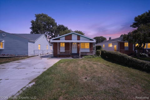 Photo of 32000 Saint Margaret Street, St Clair Shores City, MI 48082 (MLS # 20261069475)