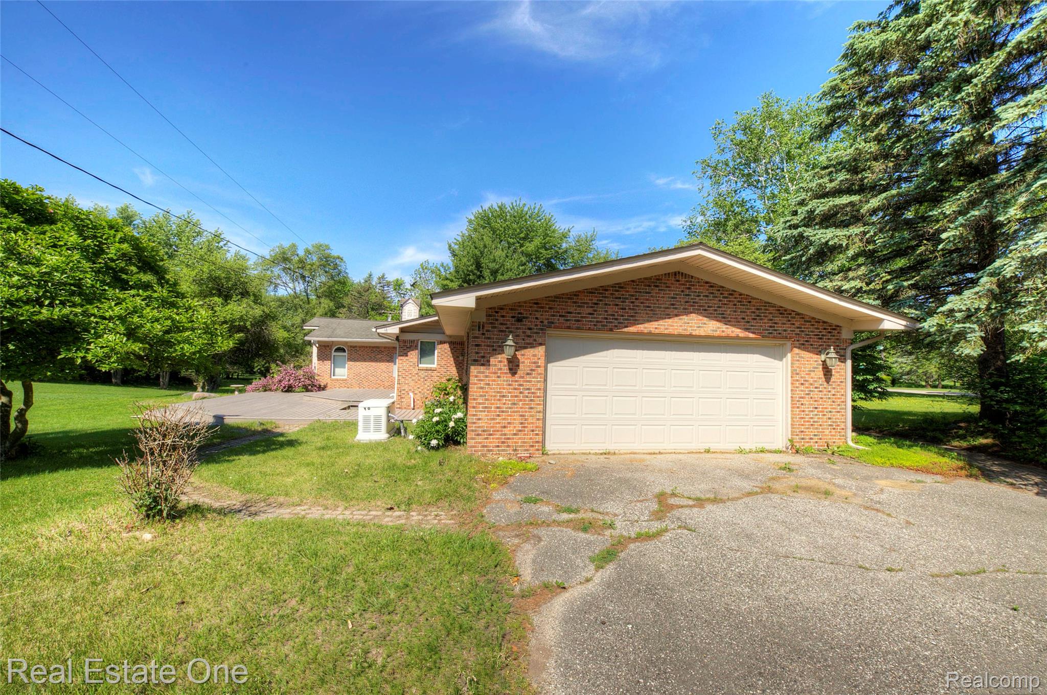 3125 W Commerce Road