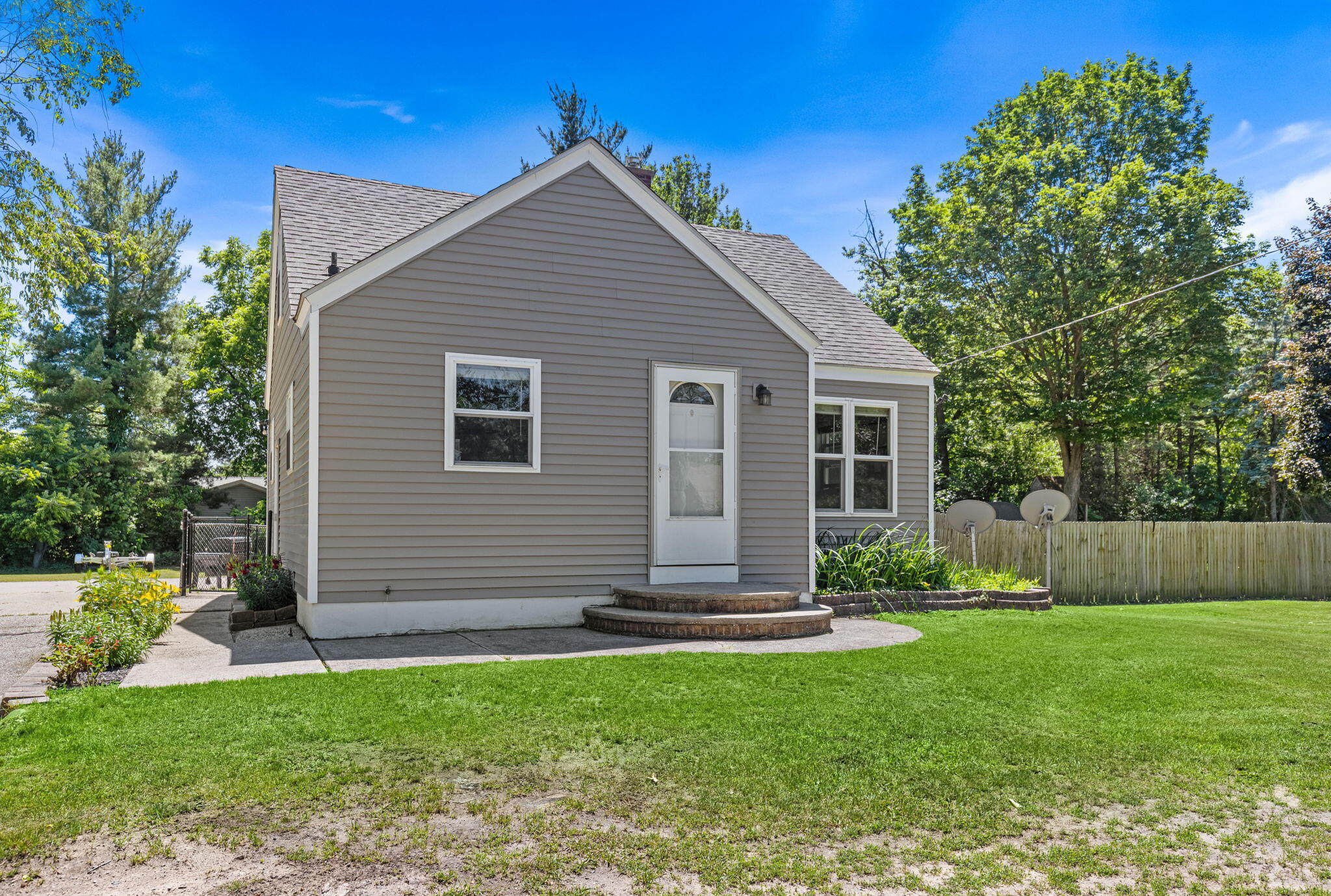 5806 Lake Michigan Drive