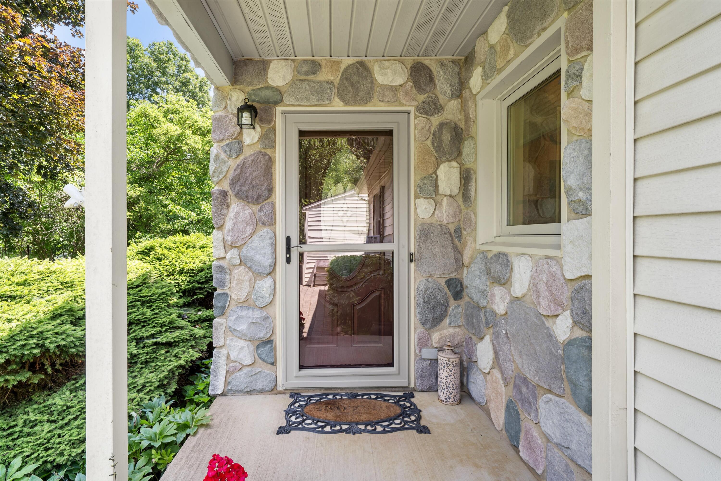 16009 Cavanaugh Lake Road