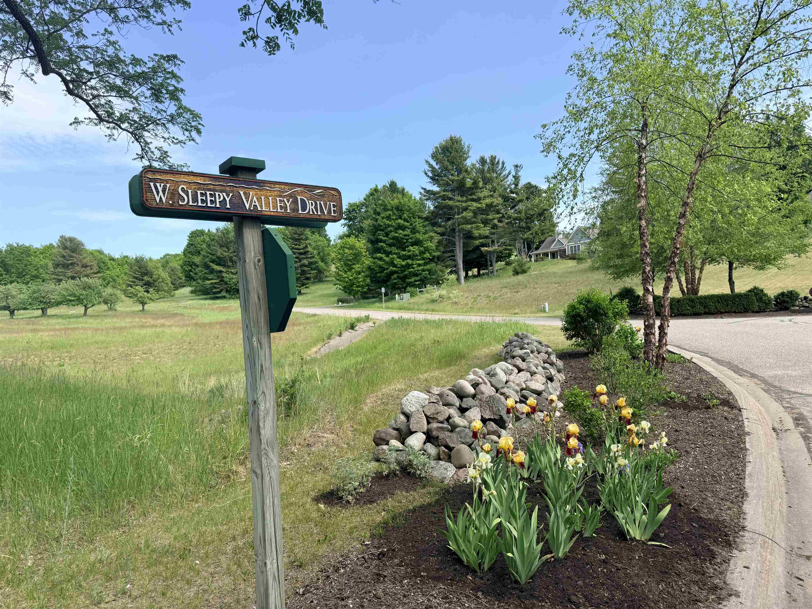 00 W Sleepy Valley Drive
