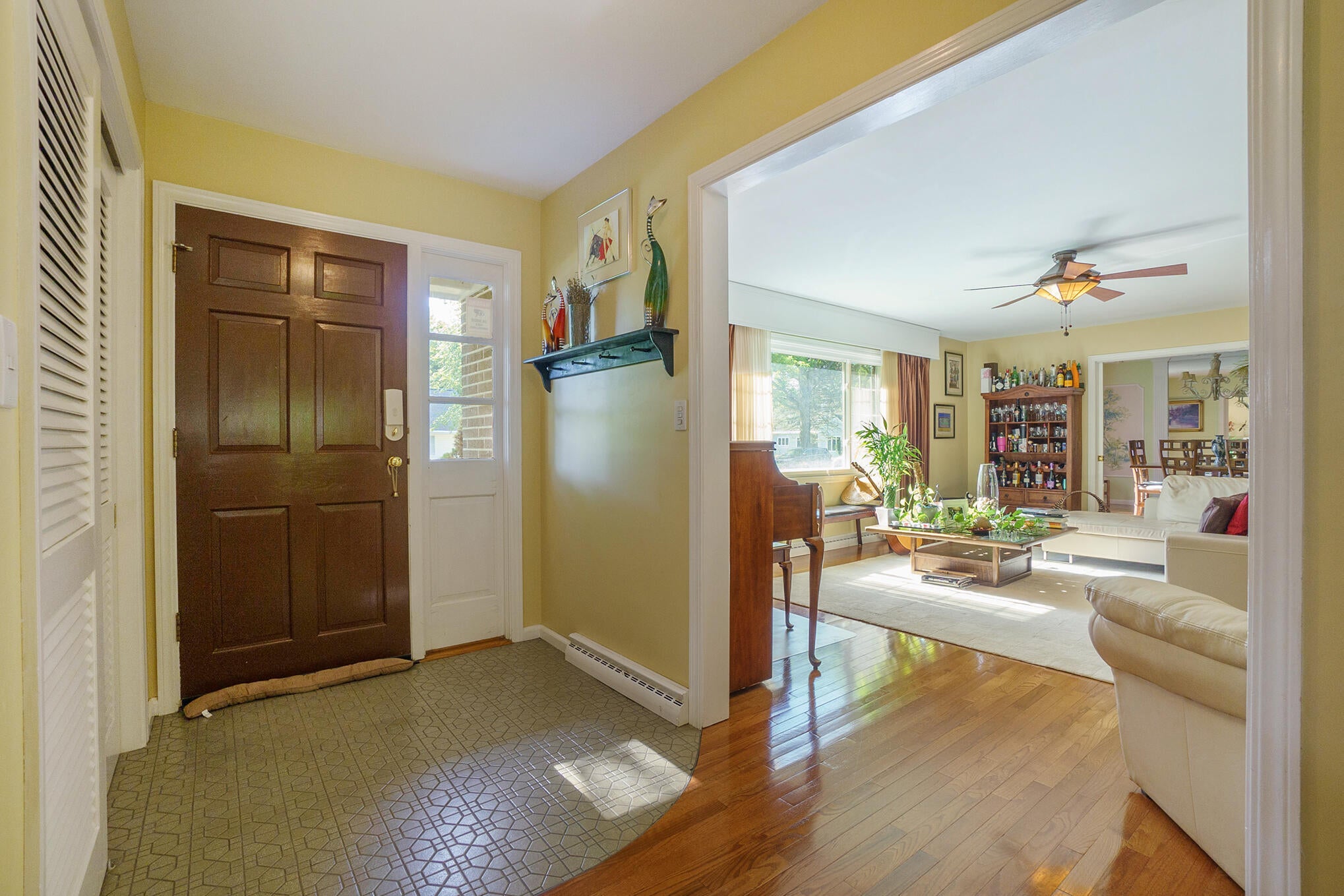 906 Walnut Street