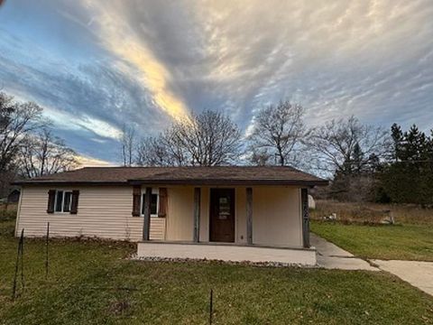 2827 N Luce Road Arcada Township MI 48801
