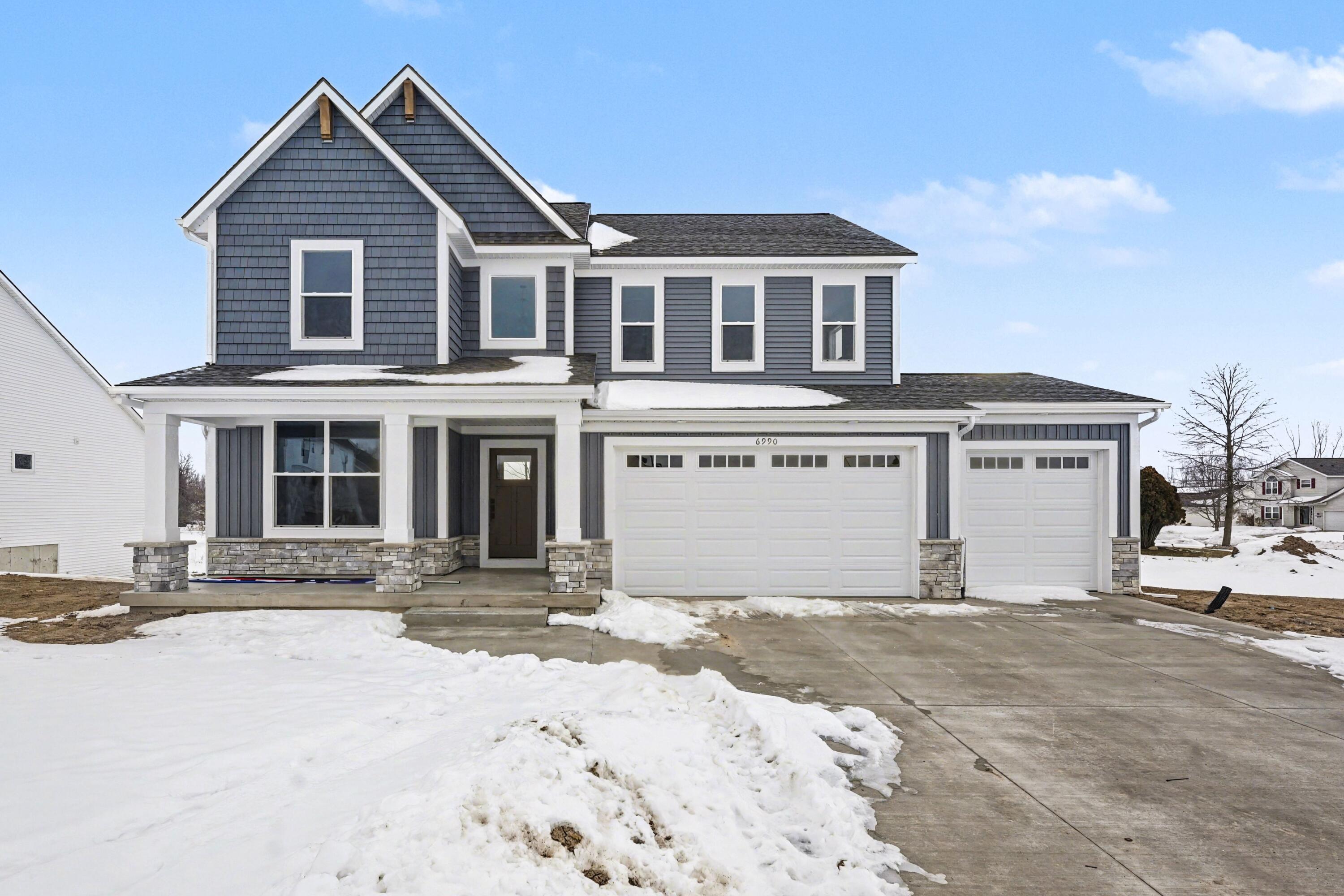 6990 Avalon Drive SE