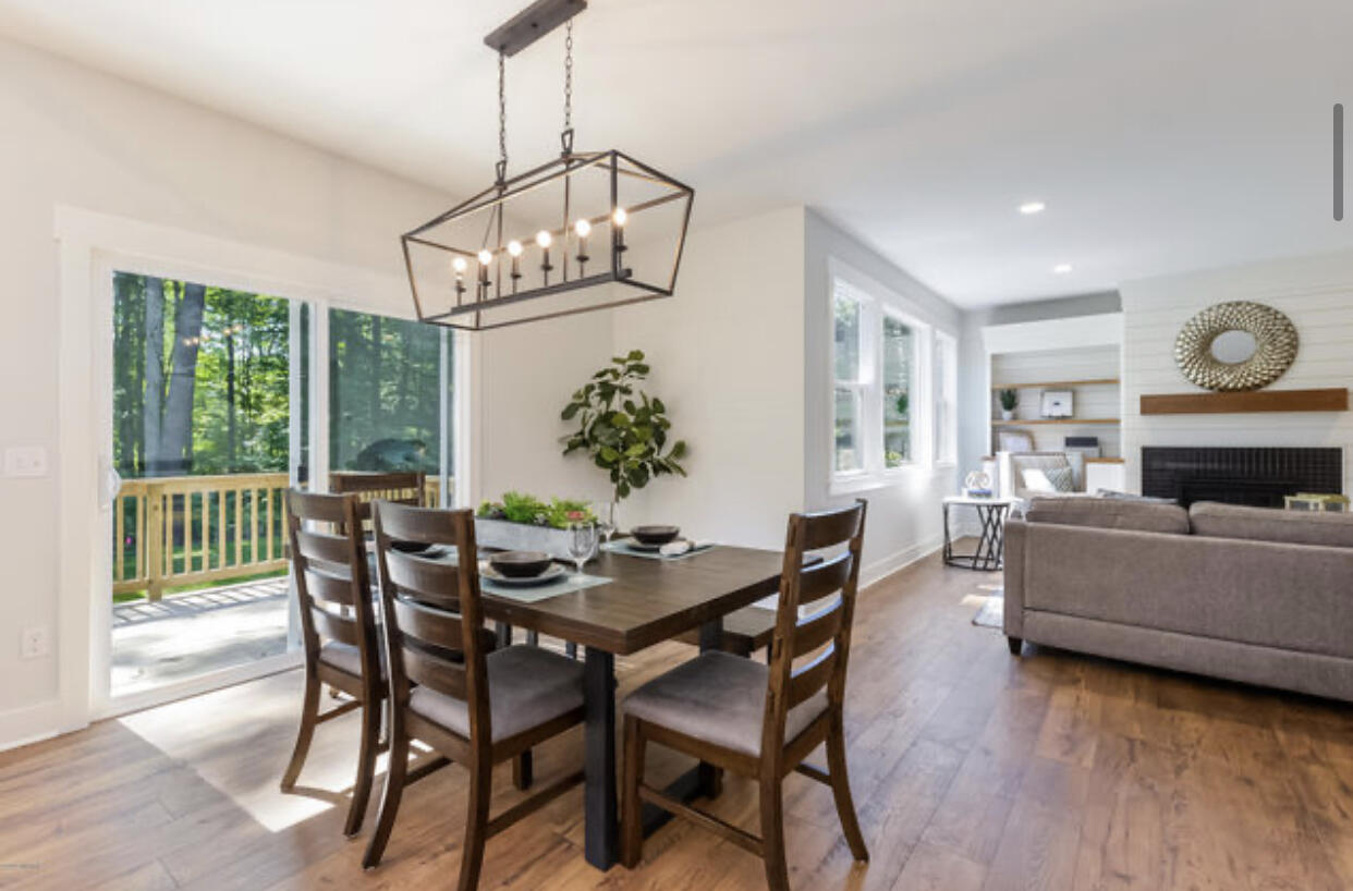 6990 Avalon Drive SE