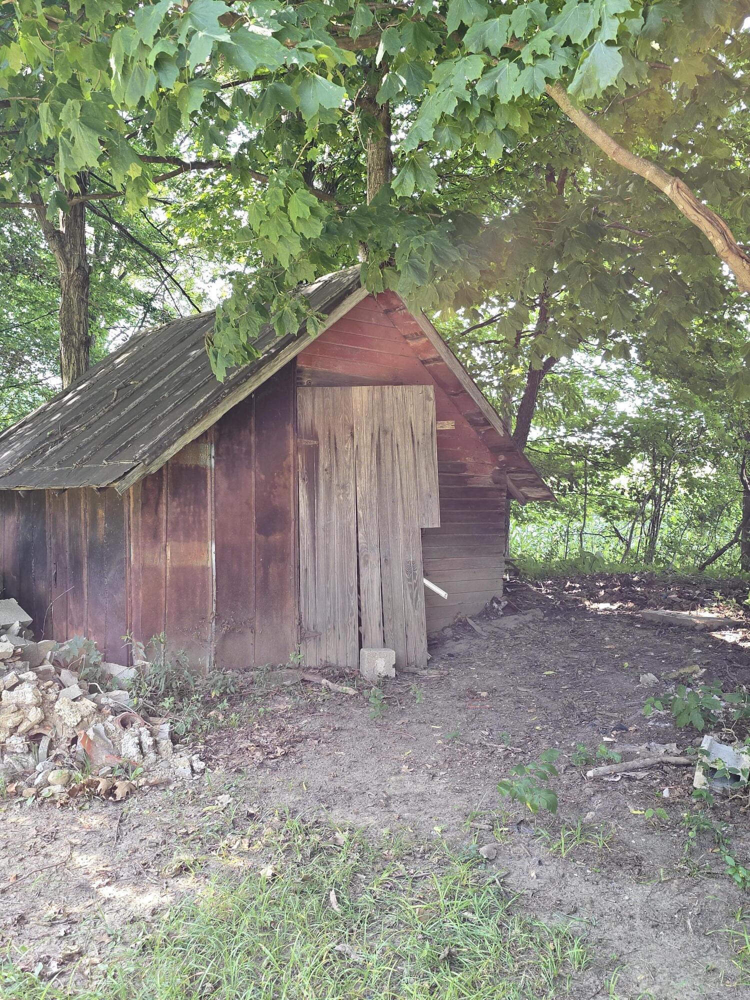 2520 S Sand Lake Road