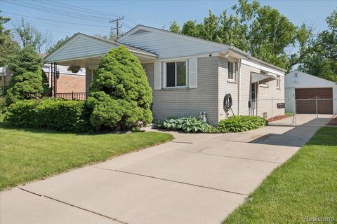 Tiny photo for 24315 Currier Street, Dearborn Heights City, MI 48125 (MLS # 20261039269)