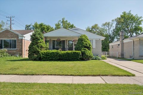 Photo of 24315 Currier Street, Dearborn Heights City, MI 48125 (MLS # 20261039269)