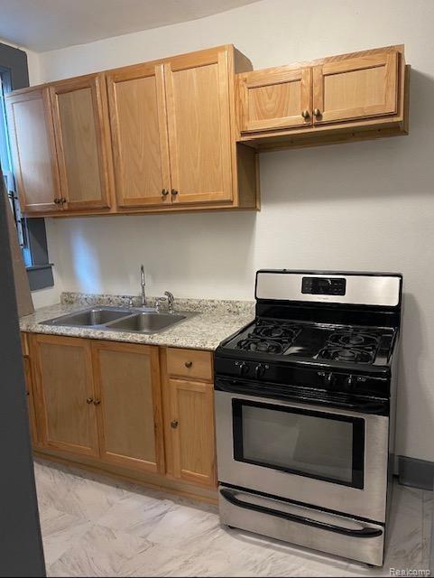 2915 GLENDALE Street