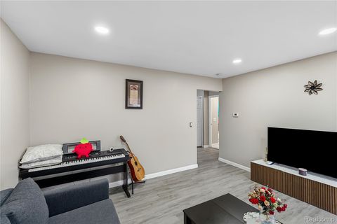 Tiny photo for 631 McDougall Street, Detroit City, MI 48207 (MLS # 20261015582)