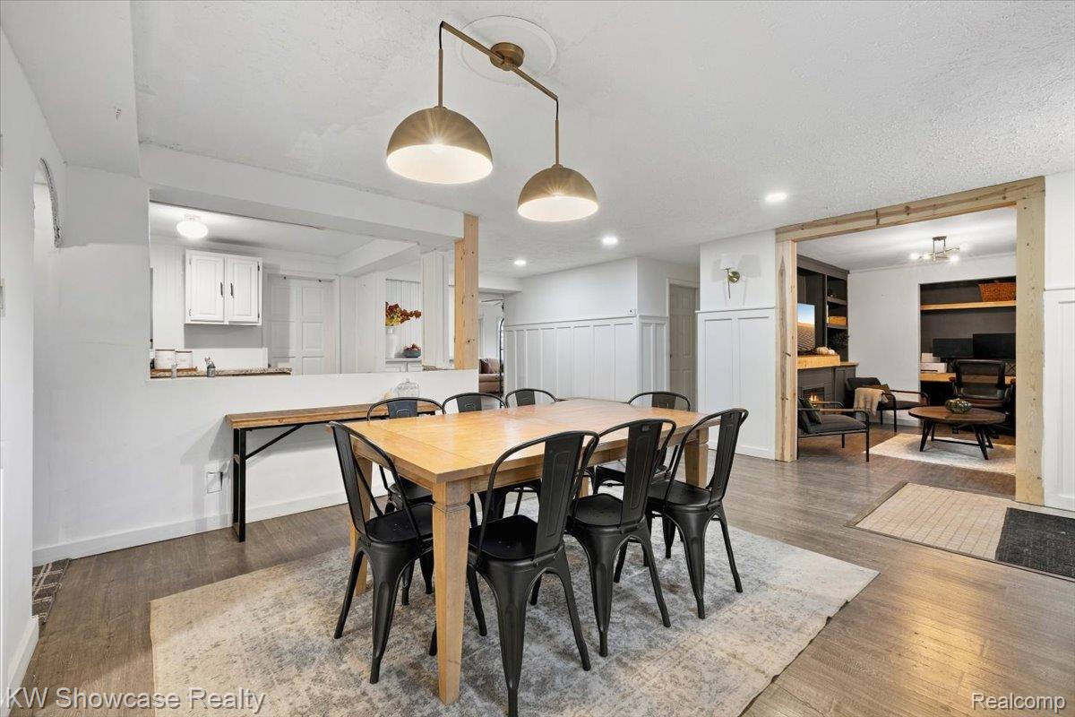 4025 Totem Lane