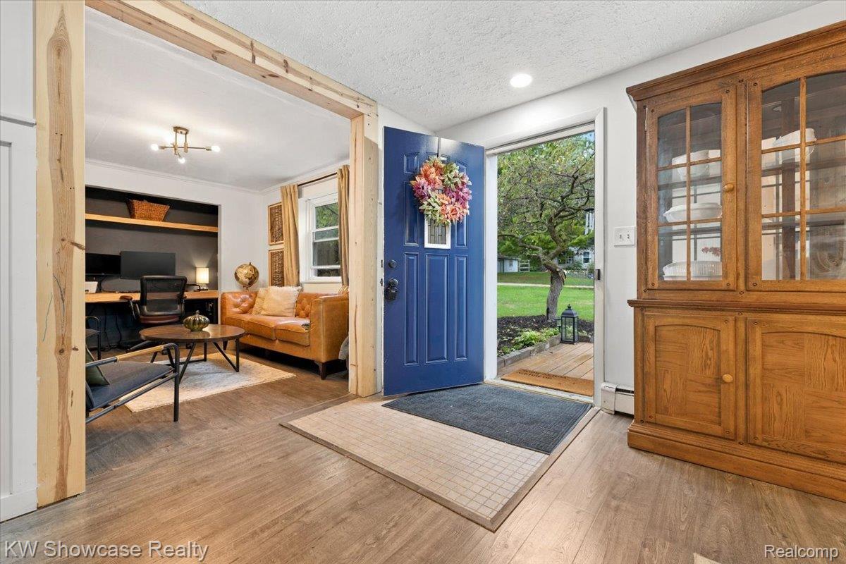 4025 Totem Lane