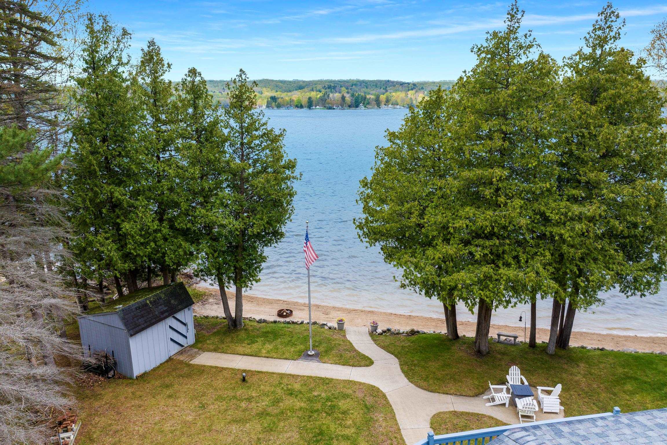 114 S Intermediate Lake Road