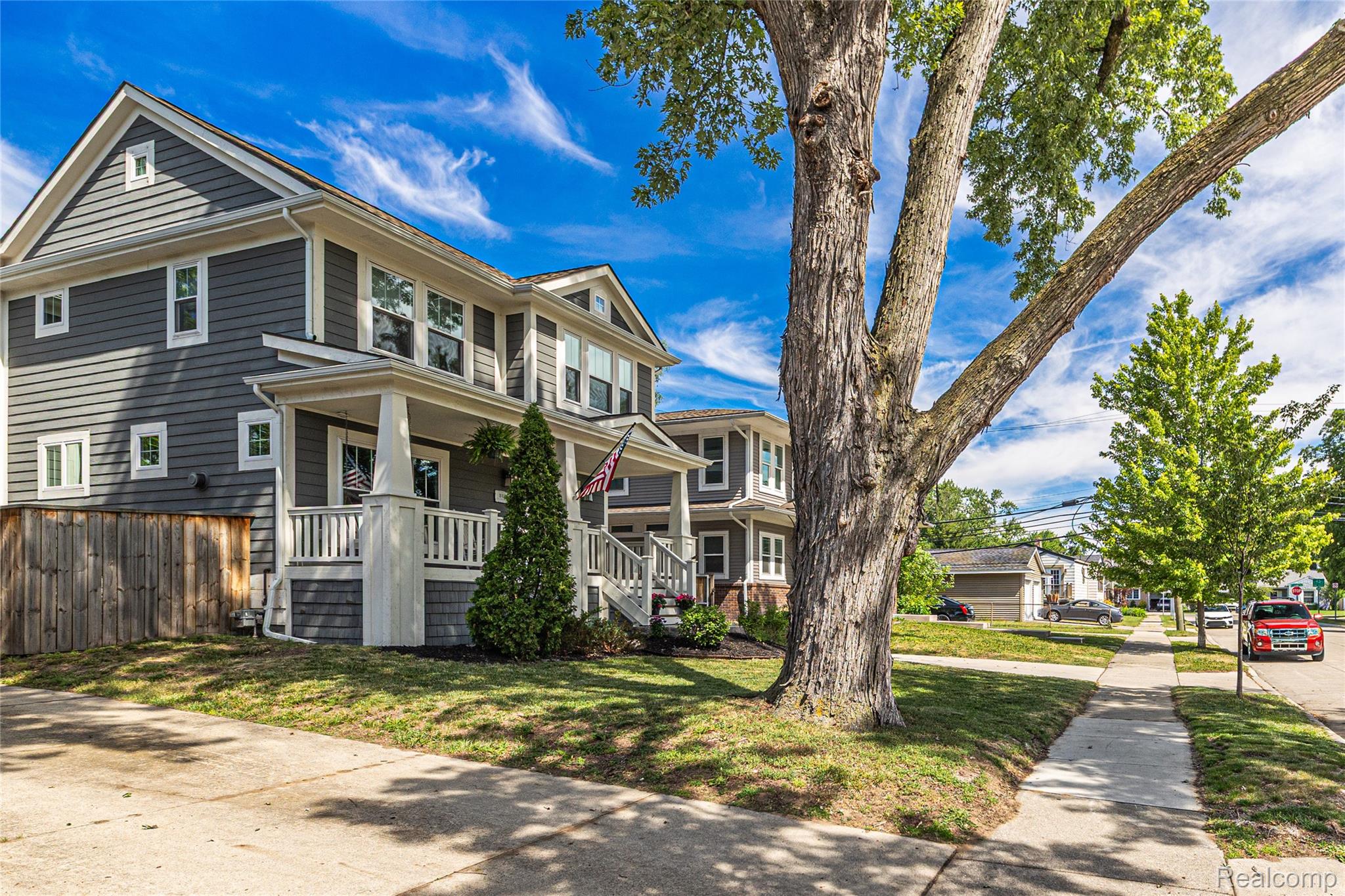 818 Mohawk Avenue