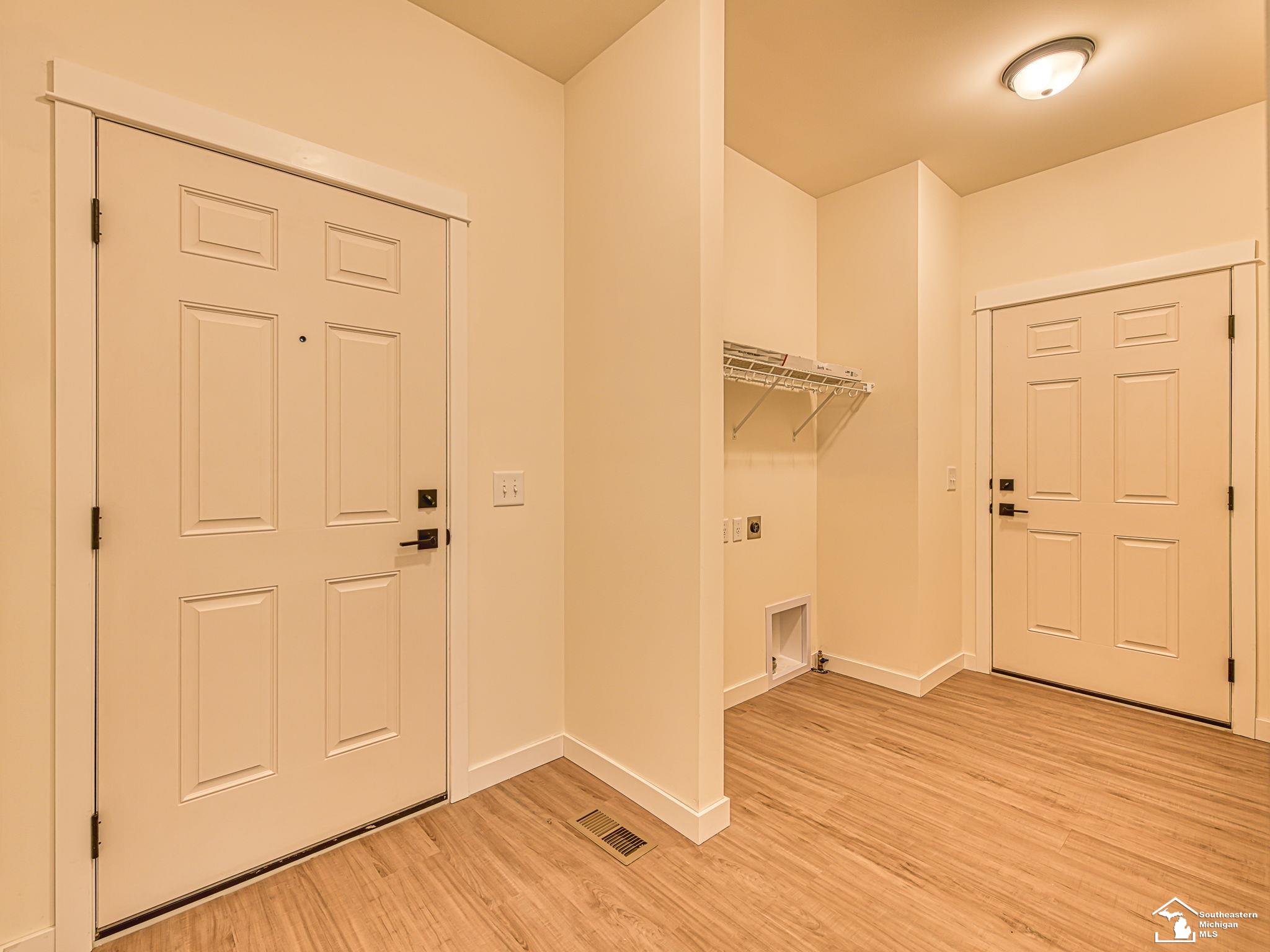 Monroe Charter Township, Michigan 48161, United States, 5 Bedrooms Bedrooms, ,3 BathroomsBathrooms,Residential,Active,173369