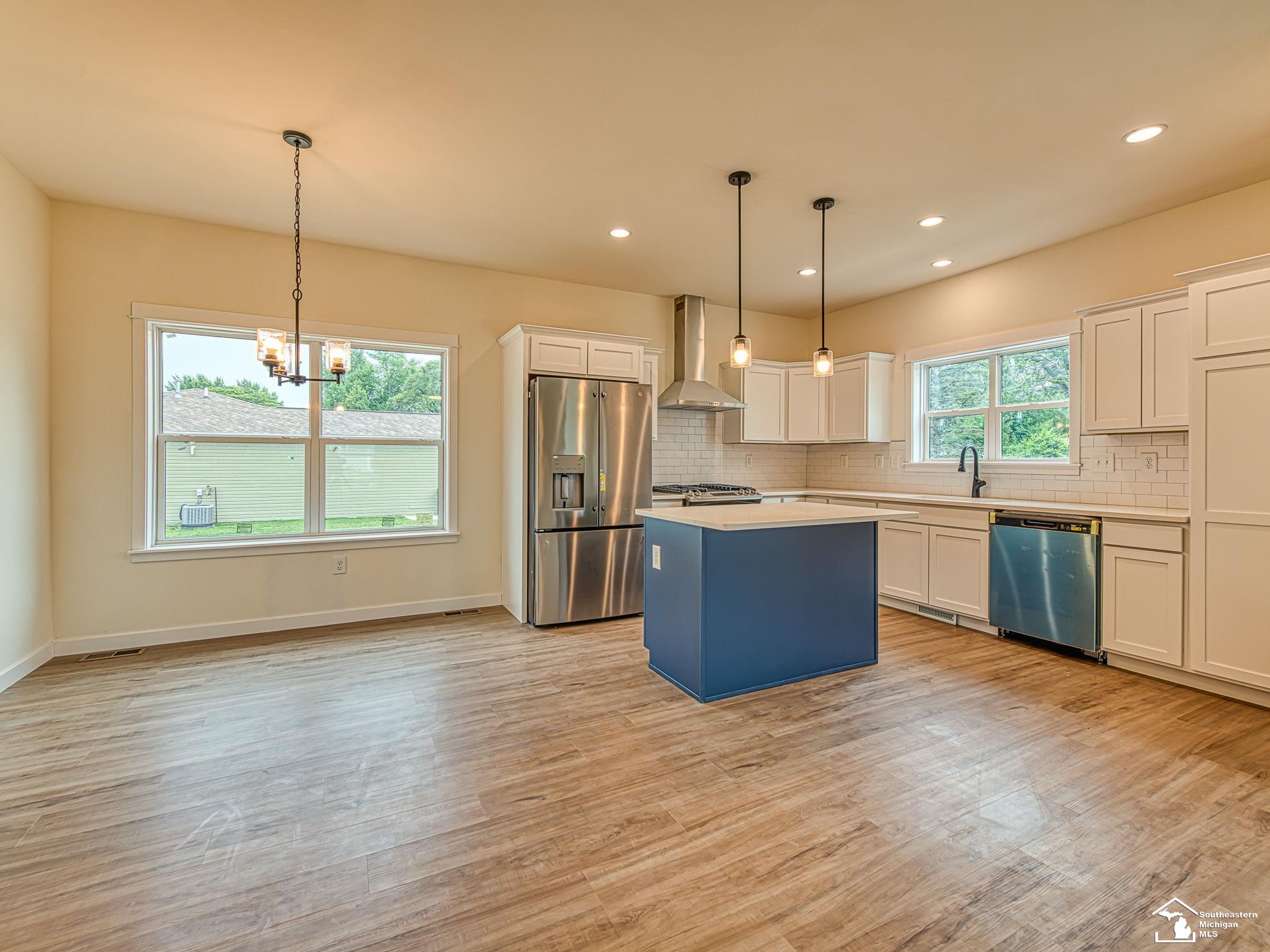 Monroe Charter Township, Michigan 48161, United States, 5 Bedrooms Bedrooms, ,3 BathroomsBathrooms,Residential,Active,173369