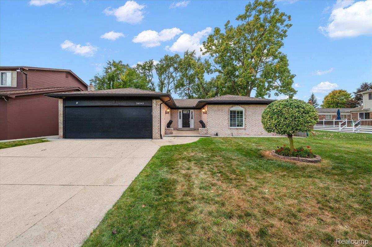 38543 Cheldon Street