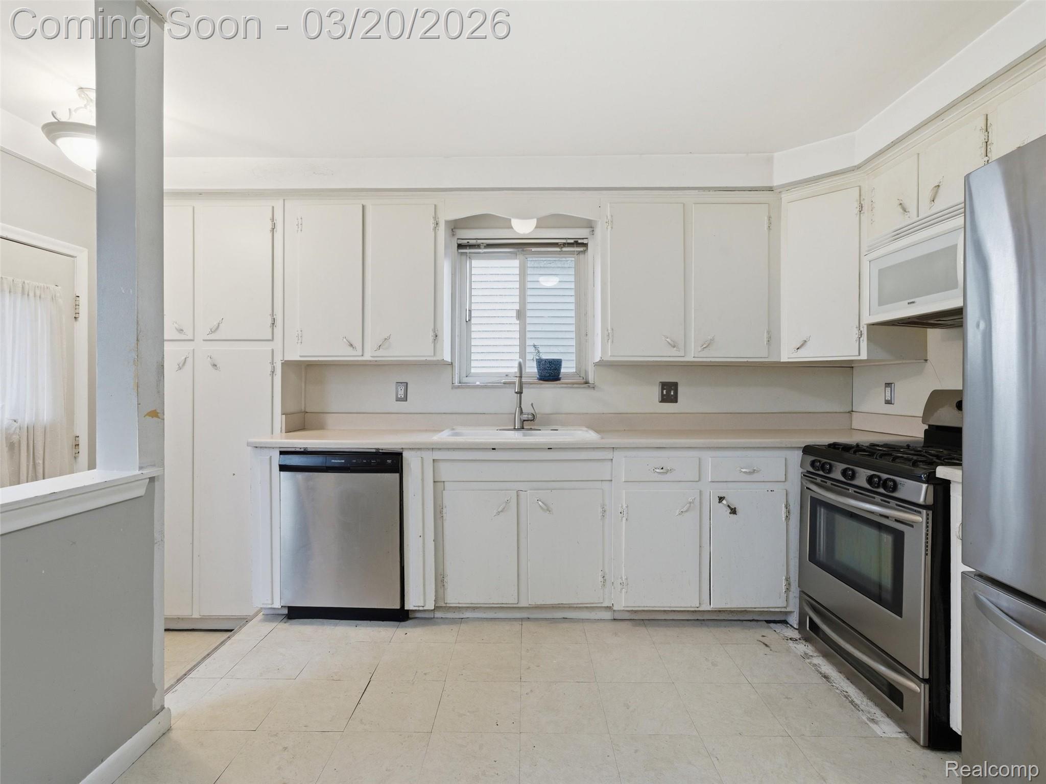 23530 Blackett Avenue