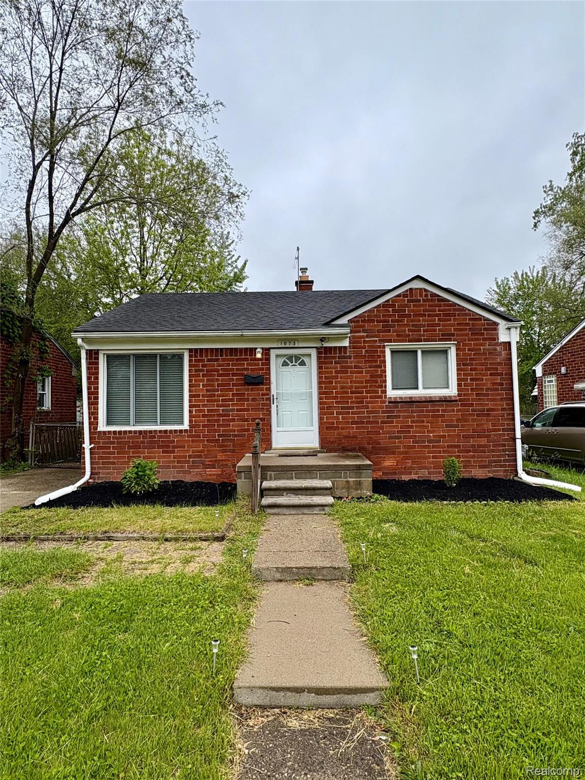 1073 Colonial Drive