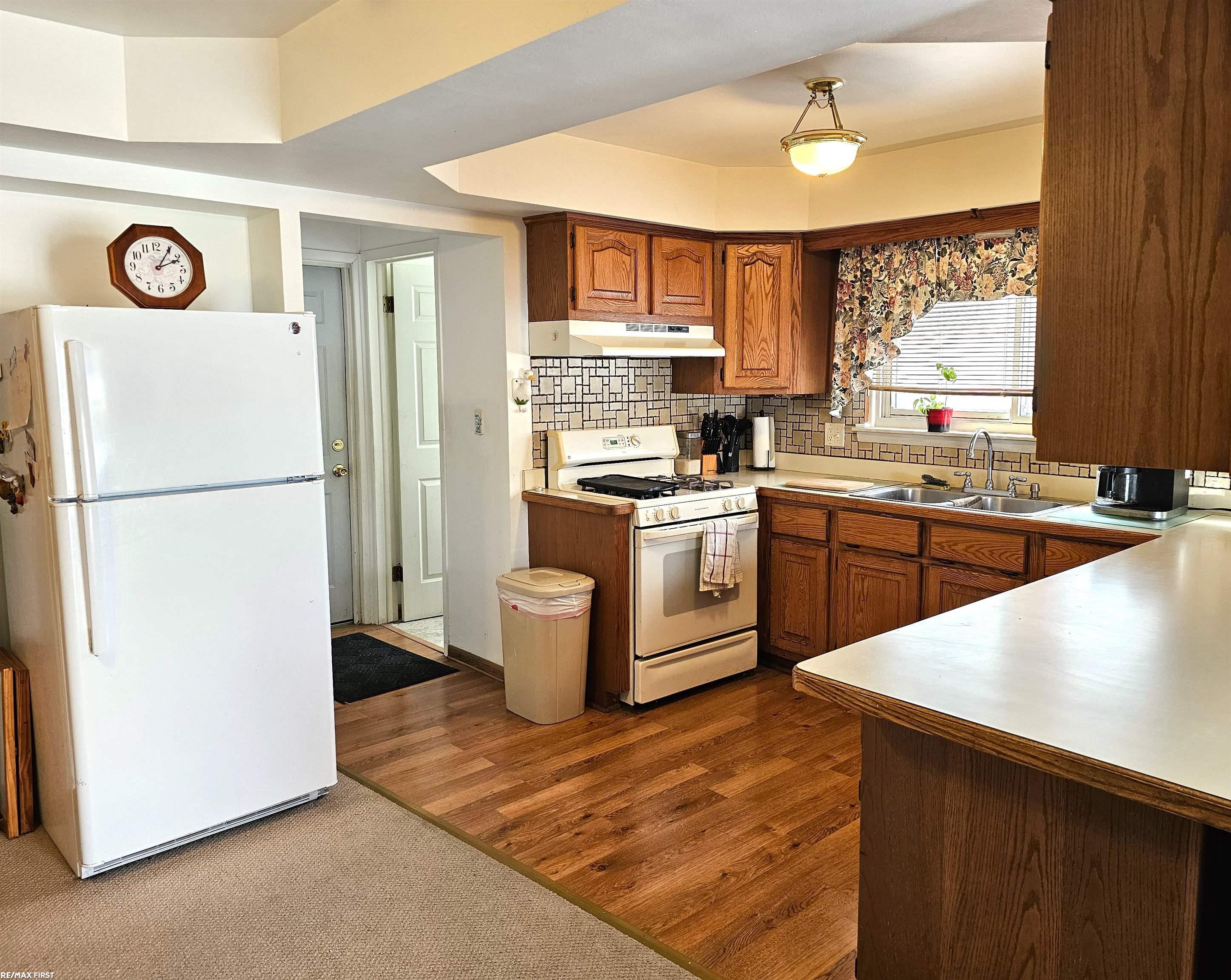 12275 El Camino Drive