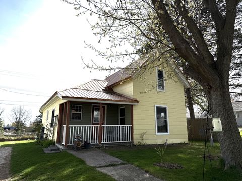 183 W GAMBLE Street Caro City Tuscola MI 48723
