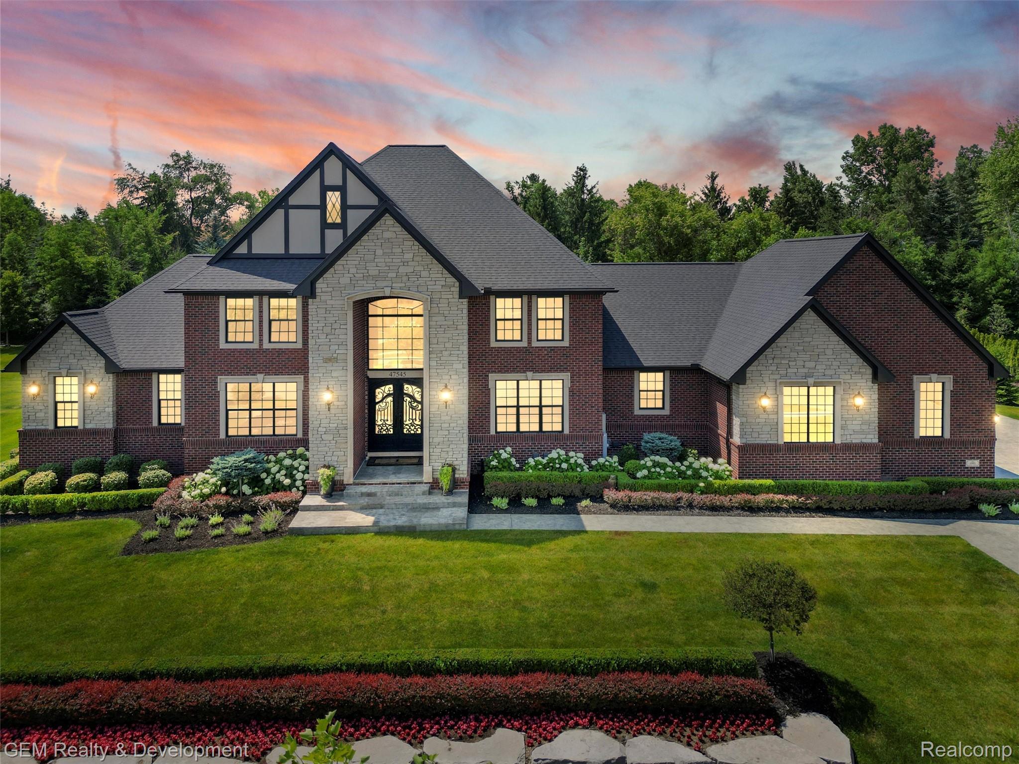 47545 Casa Loma Court