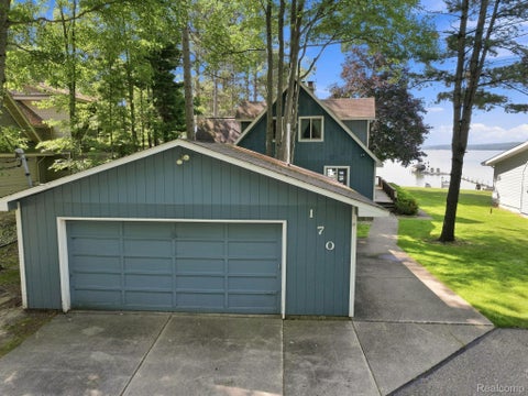 Photo for 170 Flagpoint Avenue