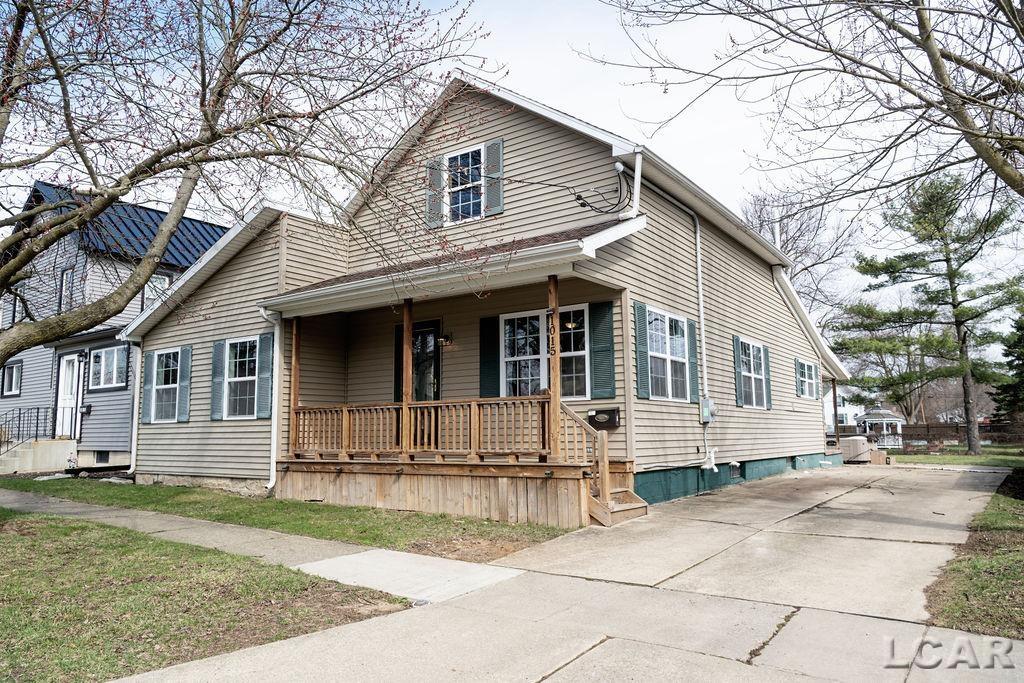 1015 E Hunt Road
