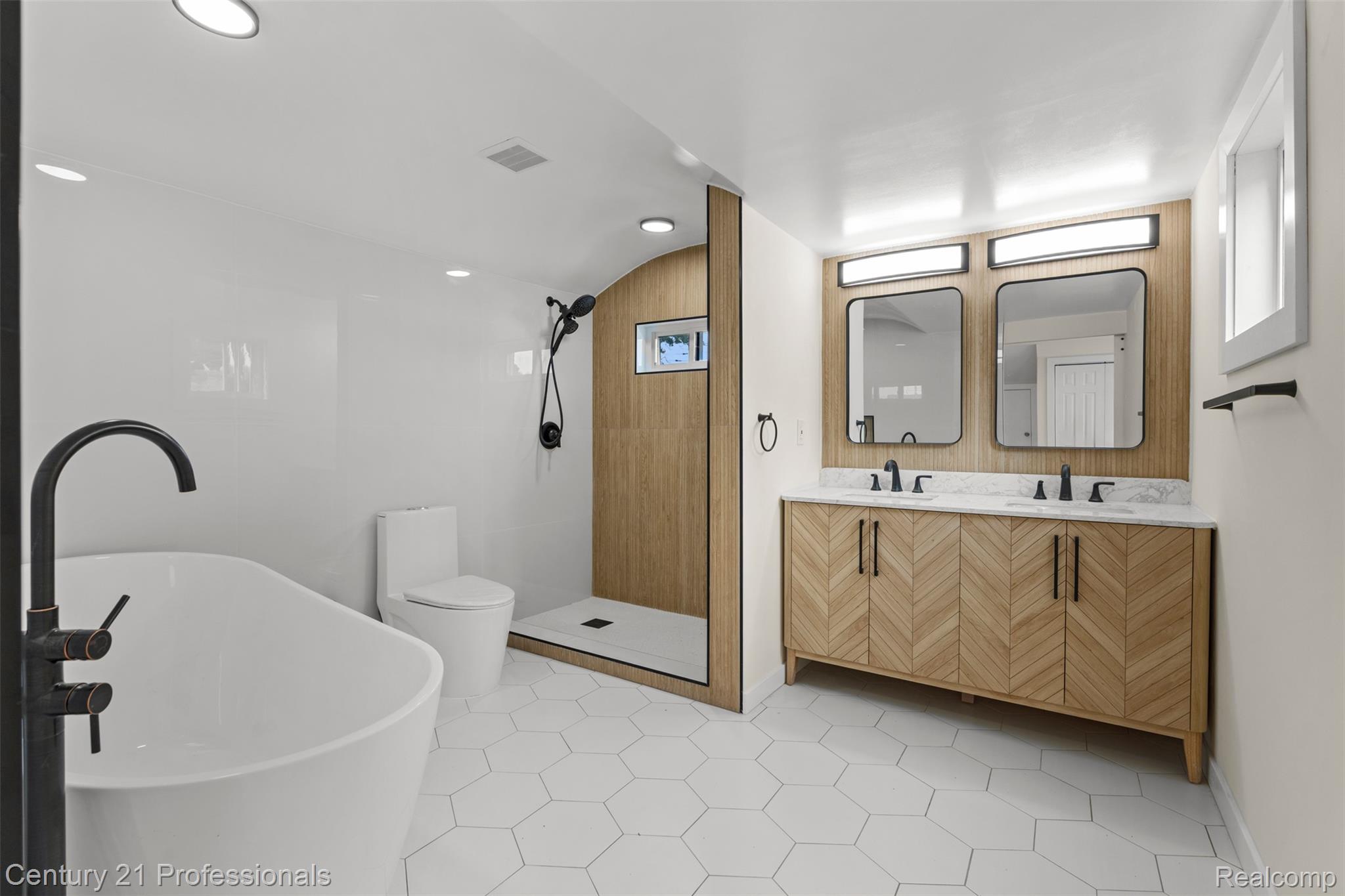 16809 Woodingham Drive