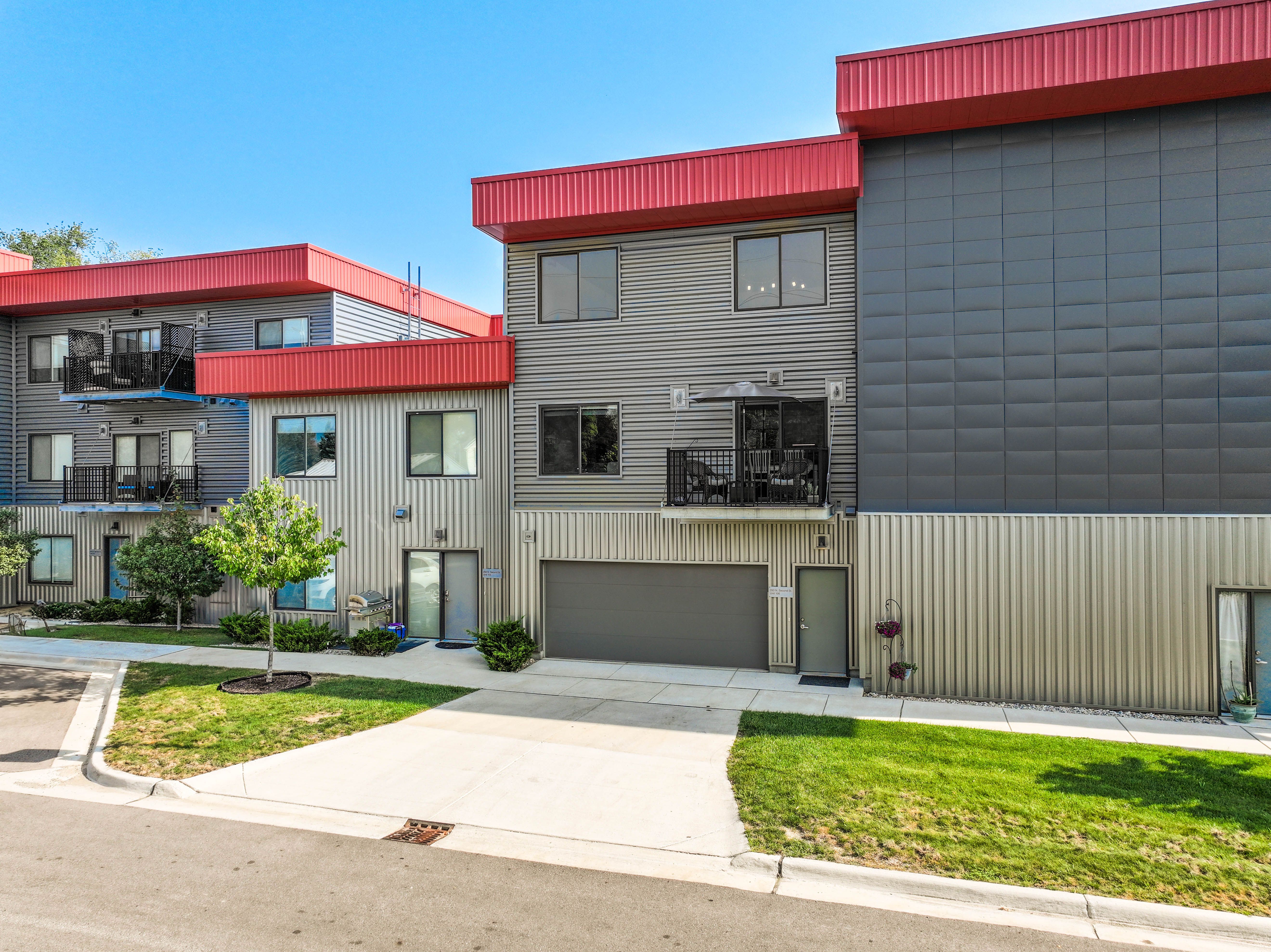 293 N 2ND Street