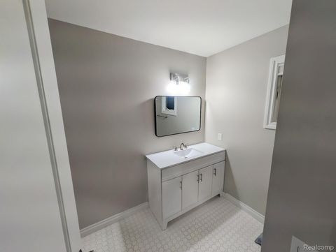 Tiny photo for 1859 Lonesome Lake Court, Orion Charter Township, MI 48362 (MLS # 20261046329)
