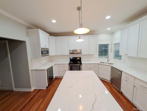 Tiny photo for 1859 Lonesome Lake Court, Orion Charter Township, MI 48362 (MLS # 20261046329)