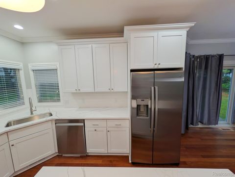 Tiny photo for 1859 Lonesome Lake Court, Orion Charter Township, MI 48362 (MLS # 20261046329)