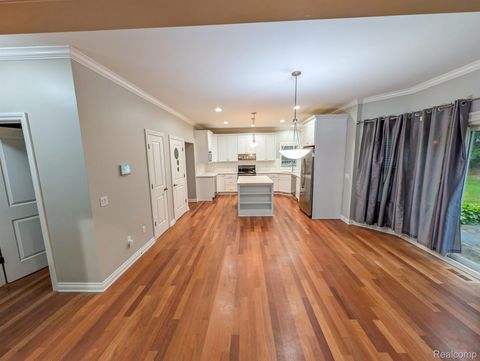 Tiny photo for 1859 Lonesome Lake Court, Orion Charter Township, MI 48362 (MLS # 20261046329)