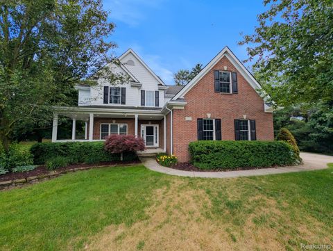 Photo of 1859 Lonesome Lake Court, Orion Charter Township, MI 48362 (MLS # 20261046329)