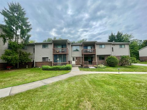 10228 Nancys 37 Grosse Ile Township MI 48138